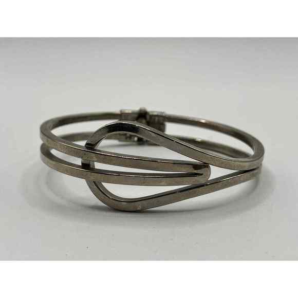 Interconnecting Silver-Tone Artisan Hinged 2.5 Inch Wide Bracelet! - Picture 2 of 7
